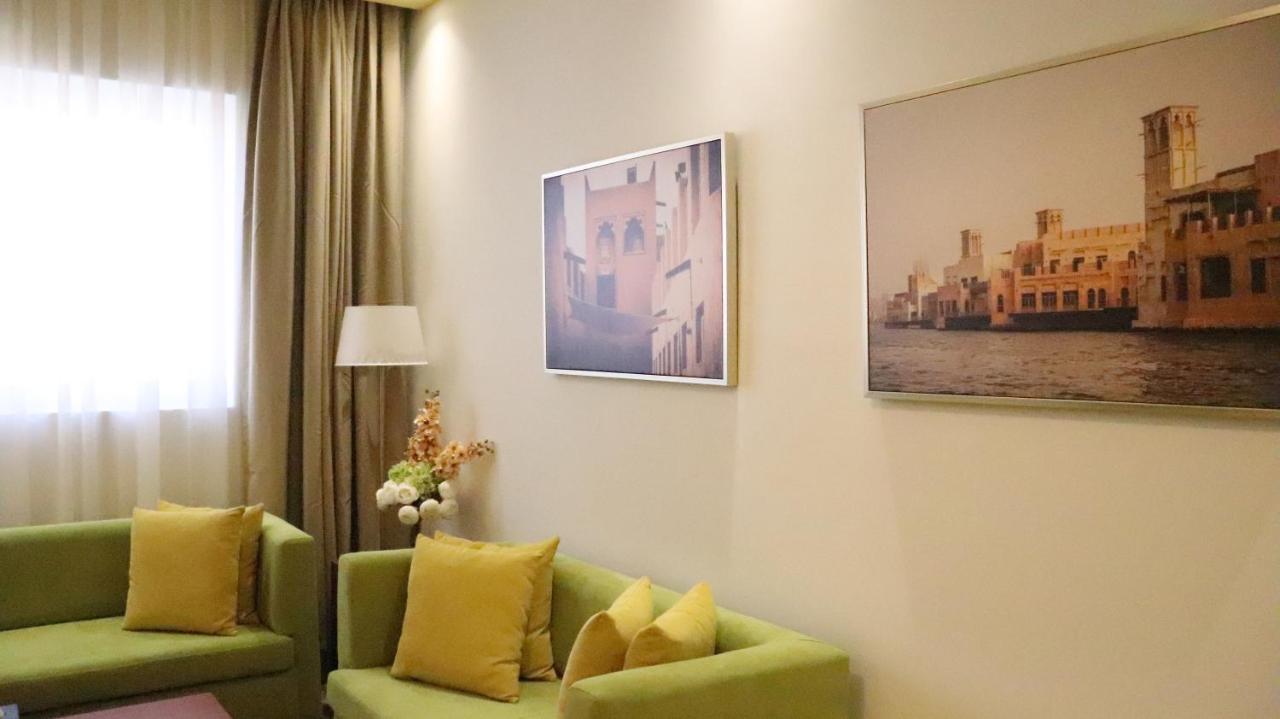 Al Riyadh Hotel Apartments อาบูดาบี ภายนอก รูปภาพ