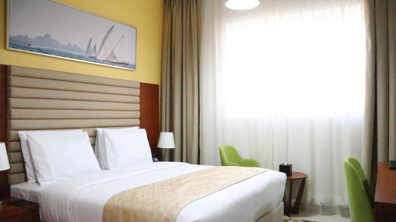 Al Riyadh Hotel Apartments อาบูดาบี ภายนอก รูปภาพ
